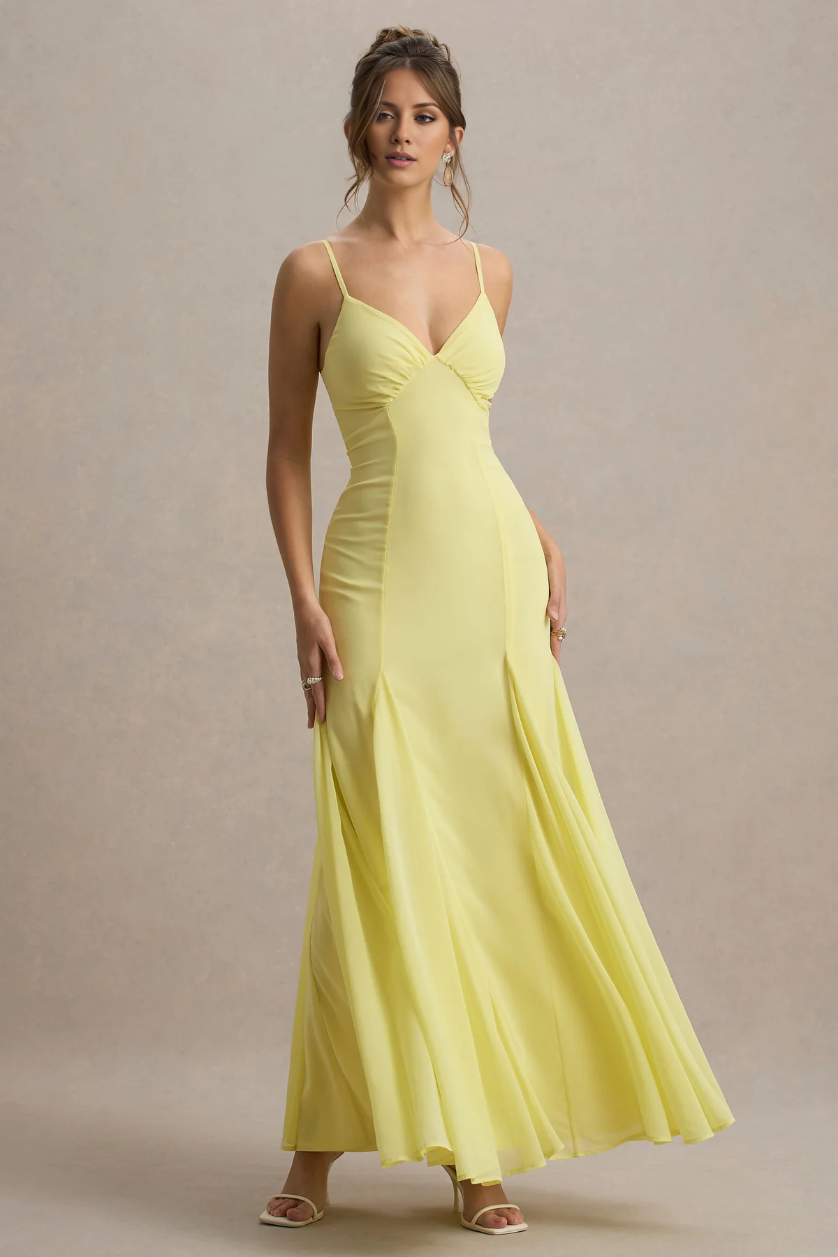 Robe de bal Yidibang à col en V et épaules dénudées, sans manches, fines bretelles, dos nu et longueur au sol