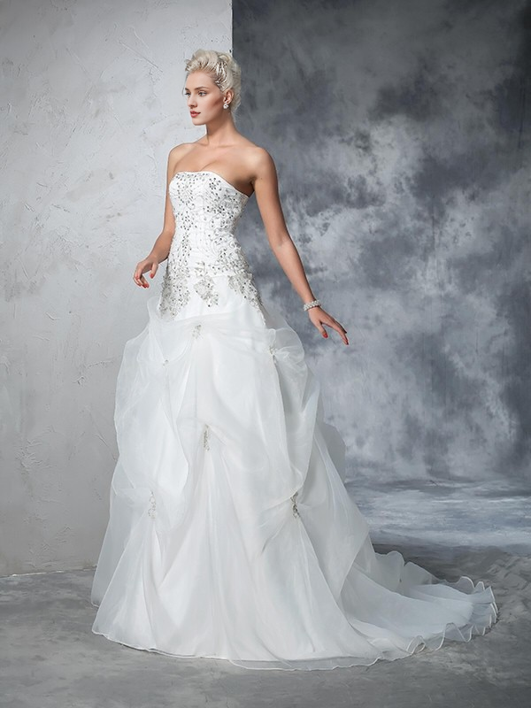 Robe de mariée longue en organza, sans bretelles, avec perles et sans manches