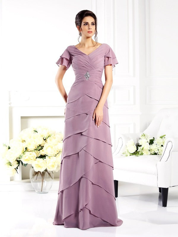 Robe de mère de la mariée longue en mousseline, col en V, manches courtes et fourreau