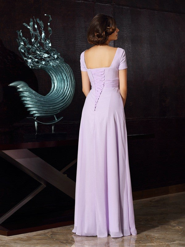 Robe de mère de la mariée longue en mousseline, coupe trapèze/princesse, avec perles carrées, sans manches