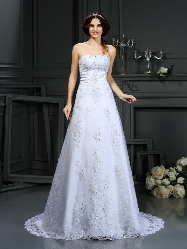 Robe de mariée longue en satin, coupe trapèze/princesse, sans bretelles, avec appliques