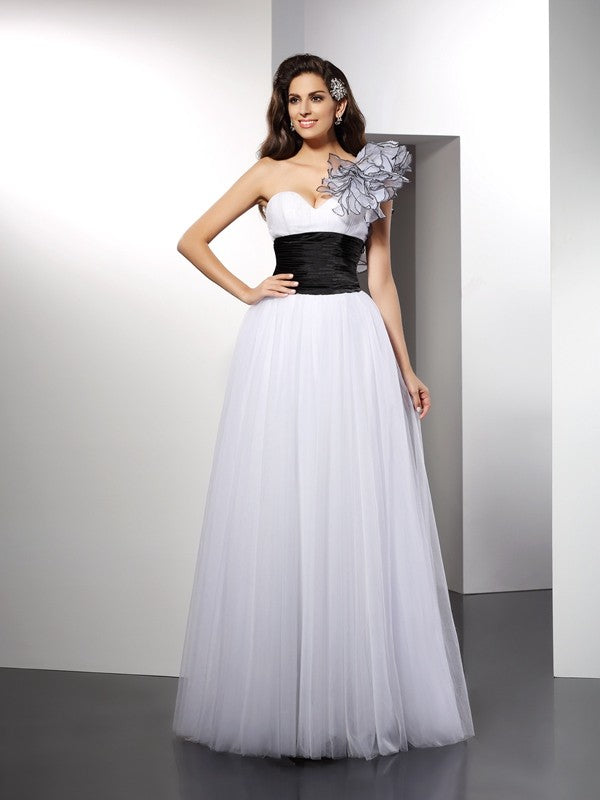 Robe trapèze/princesse asymétrique, sans manches, avec ceinture/ruban/ceinture, longue en filet