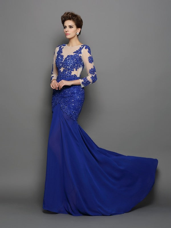 Robe longue en mousseline de soie à manches longues et en dentelle à col rond et décolleté trompette/sirène