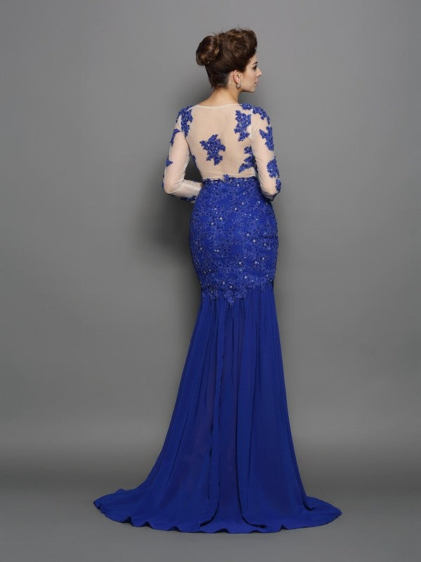Robe longue en mousseline de soie à manches longues et en dentelle à col rond et décolleté trompette/sirène
