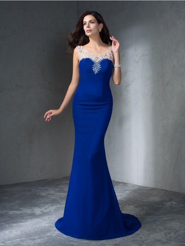Robe longue en mousseline de soie, sans manches, style trompette/sirène, décolleté plongeant et perles