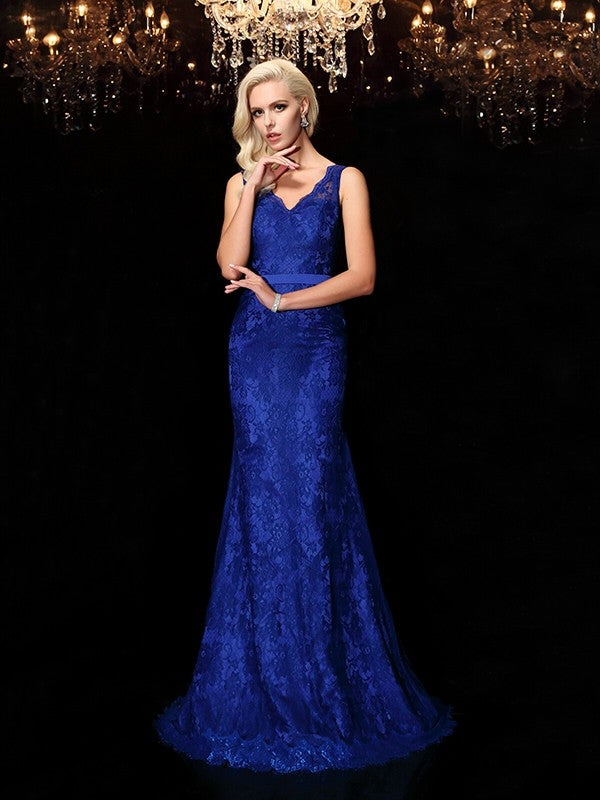 Robe longue en satin sans manches à bretelles fourreau/colonne en dentelle