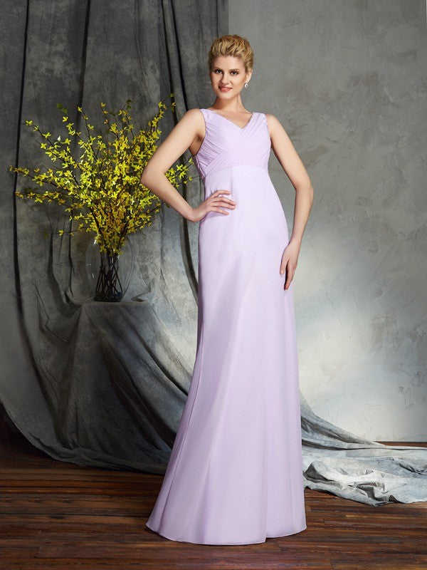 Robe de mère de la mariée longue en mousseline, fourreau/colonne, col en V, sans manches, avec appliques