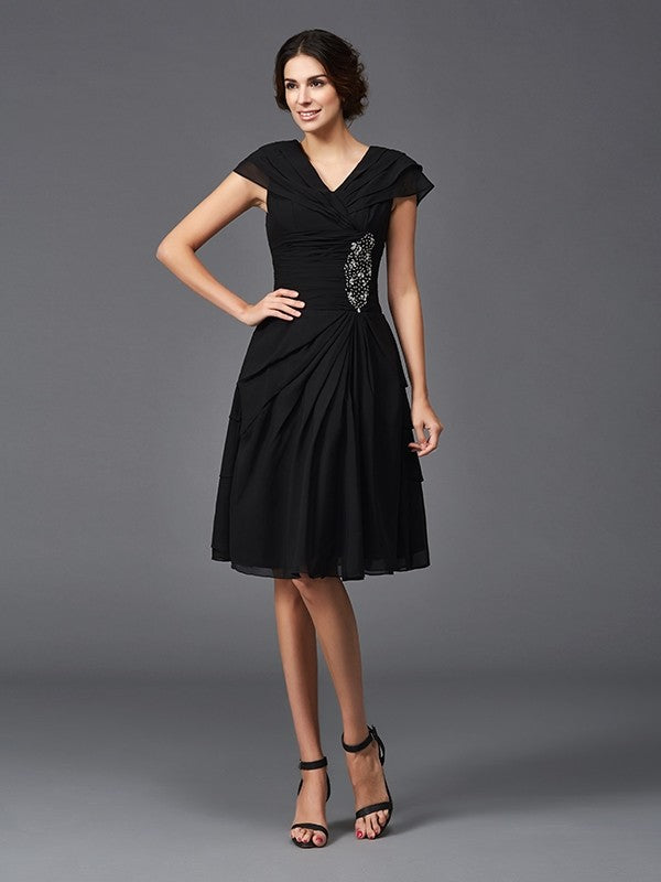 A-Line/Princess V-neck Beading Sleeveless Short Chiffon Mother of the Bride Dresses
