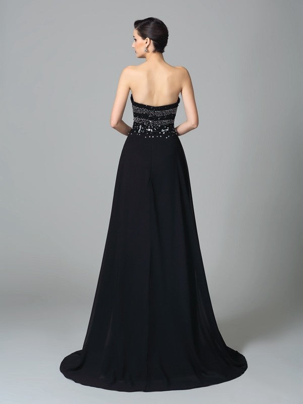 Robe longue en mousseline de soie, coupe trapèze/princesse, décolleté en cœur, perles, sans manches