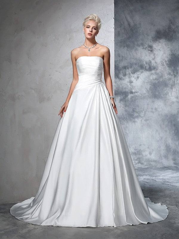 Robe de mariée longue en satin, bustier, froncée, sans manches
