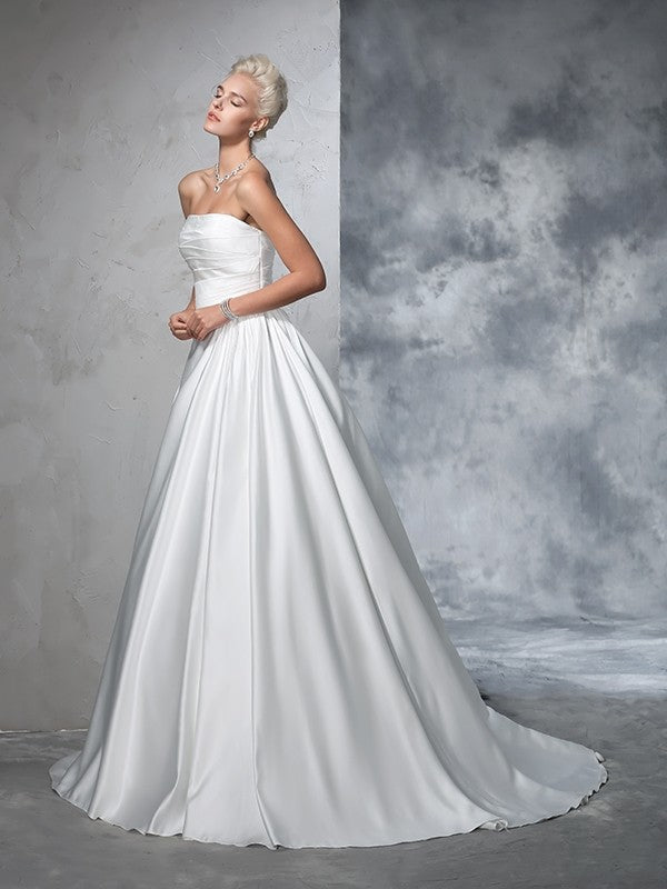 Robe de mariée longue en satin, bustier, froncée, sans manches