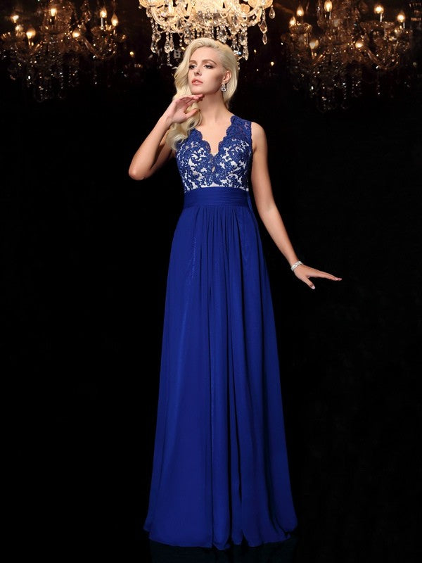 Robe longue en mousseline de soie, coupe trapèze/princesse, col en V, sans manches, en dentelle