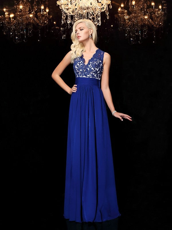 Robe longue en mousseline de soie, coupe trapèze/princesse, col en V, sans manches, en dentelle