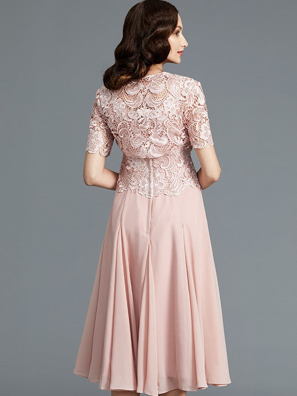 Robe de mère de la mariée en mousseline, coupe trapèze/princesse, sans manches, longueur thé