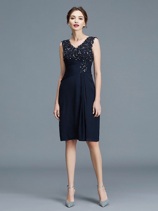Robe de mère de la mariée fourreau/colonne, col en V, volants, mousseline, sans manches, longueur genou