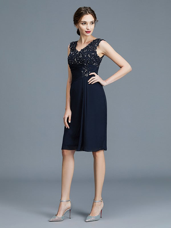 Robe de mère de la mariée fourreau/colonne, col en V, volants, mousseline, sans manches, longueur genou