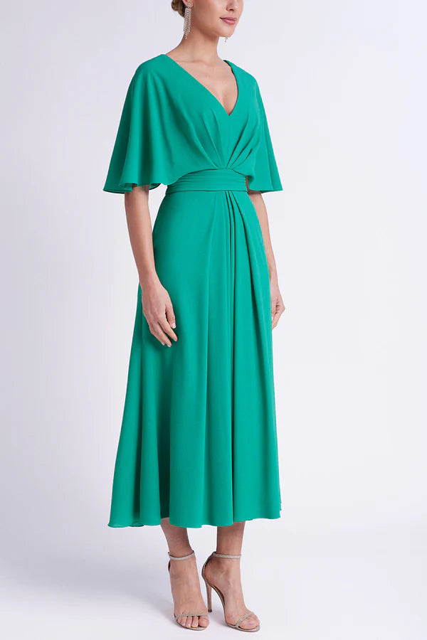 Robe de mère de la mariée avec haut court à col en V et plis impériaux