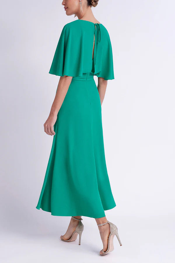 Robe de mère de la mariée avec haut court à col en V et plis impériaux