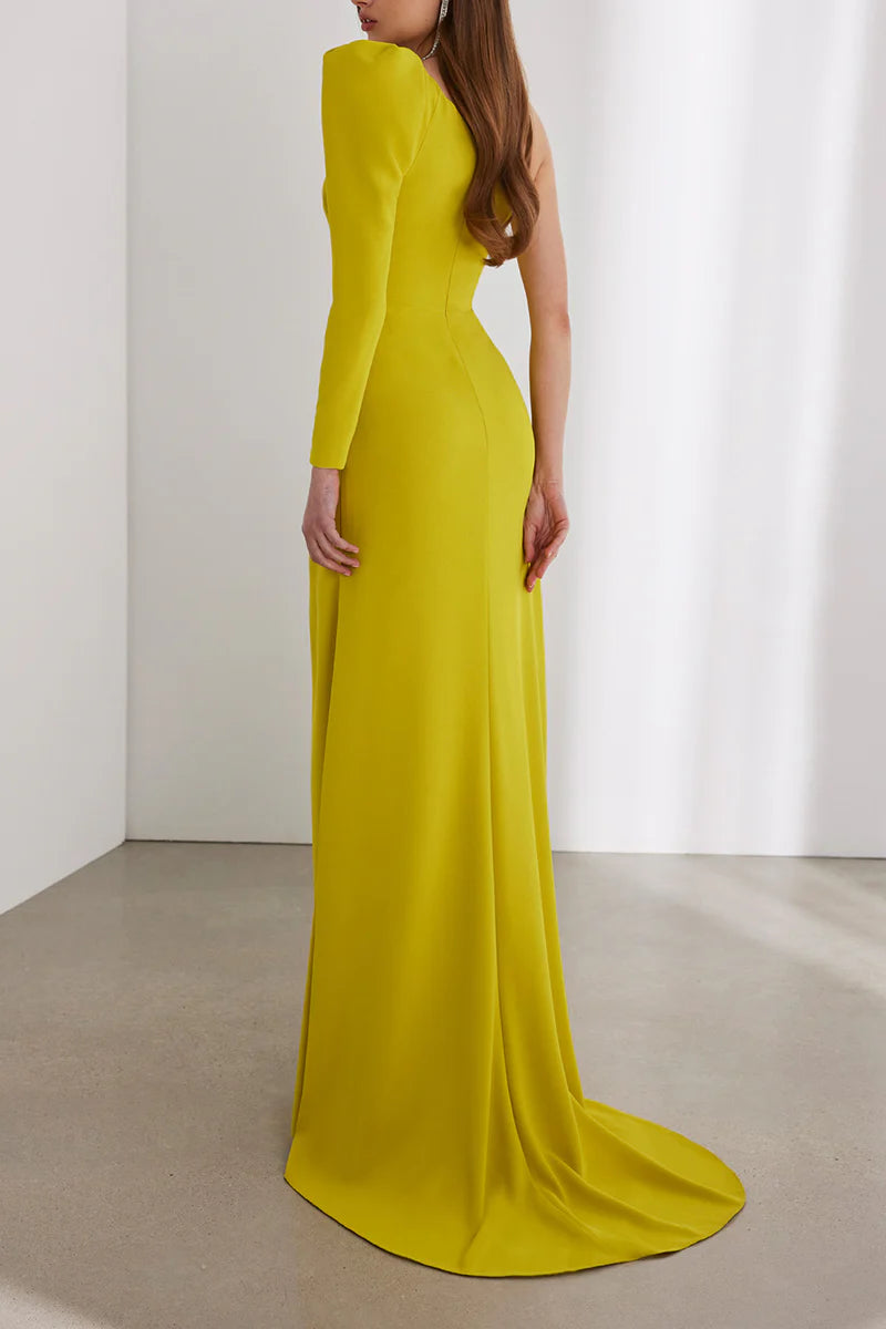 Robe de mère de la mariée à une épaule, manches longues, fente latérale plissée