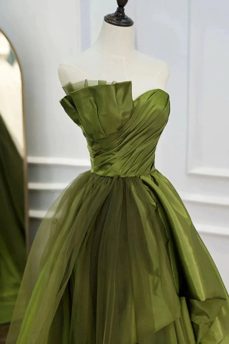 Robe de soirée trapèze en satin et tulle, sans bretelles, traîne 