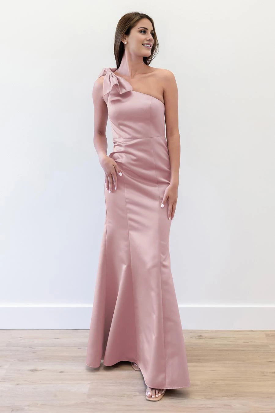 Asymmetric neckline off shoulder bow sleeveless shoulder backless and floor length Prom dress