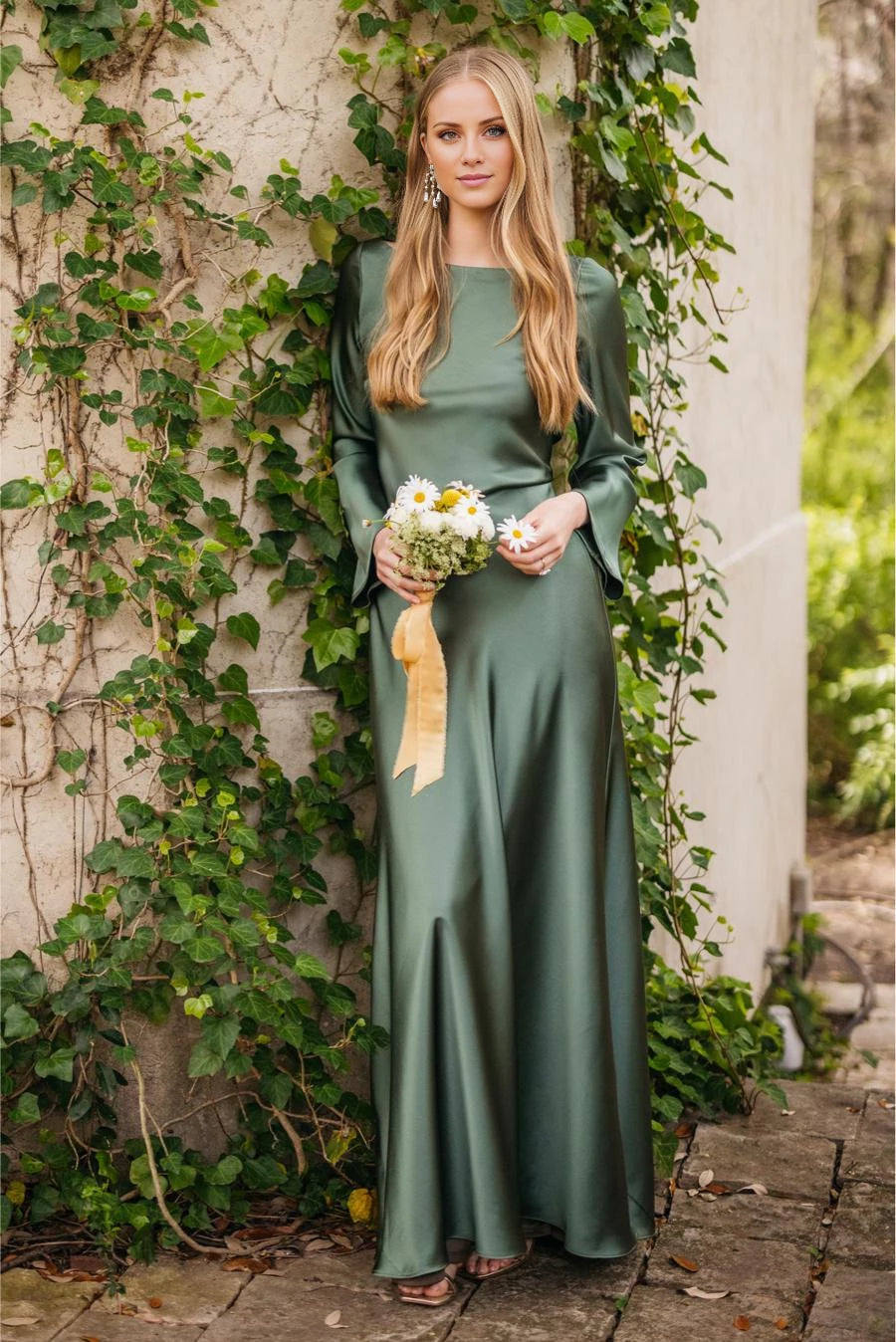Robe de soirée à col bateau, manches longues, lien dans le dos et longueur au sol