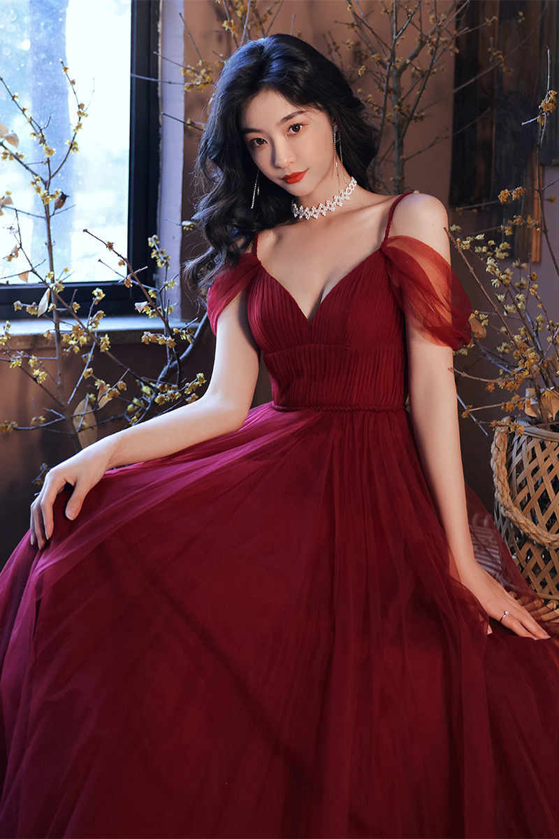 Burgundy Off-the-Shoulder Tulle Prom Dress with Lace-Up Back and Pleated Skirt