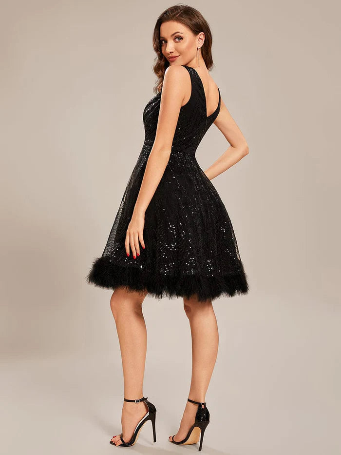 Robe de bal courte à paillettes et plumes, col en V, sur mesure 