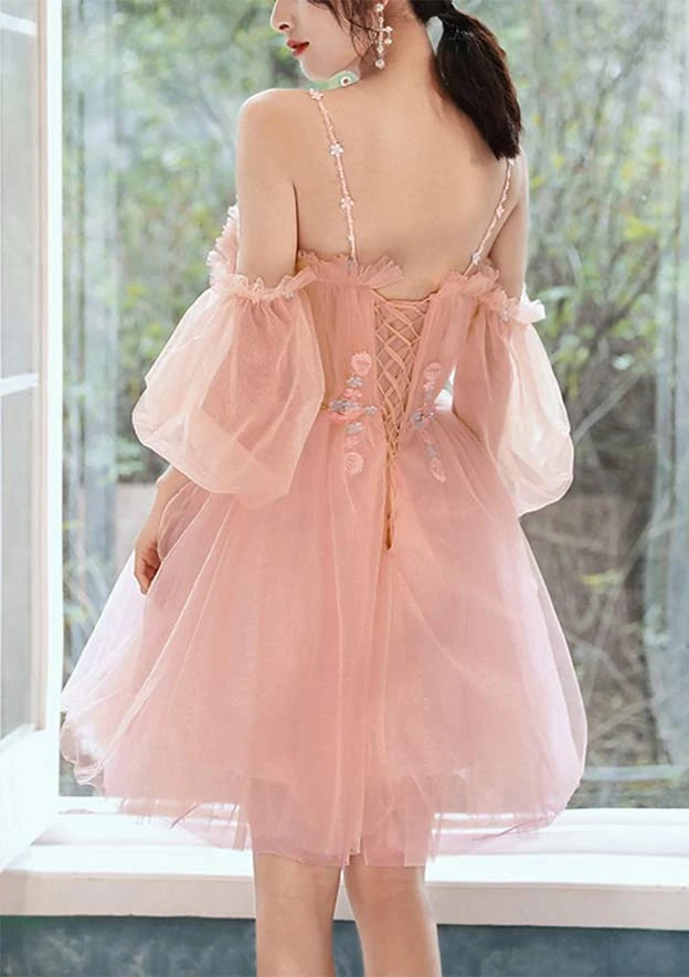 Charming A-Line Off-Shoulder Spaghetti Strap Puff Sleeve Lace-Up Back Short Tulle Homecoming Dresses