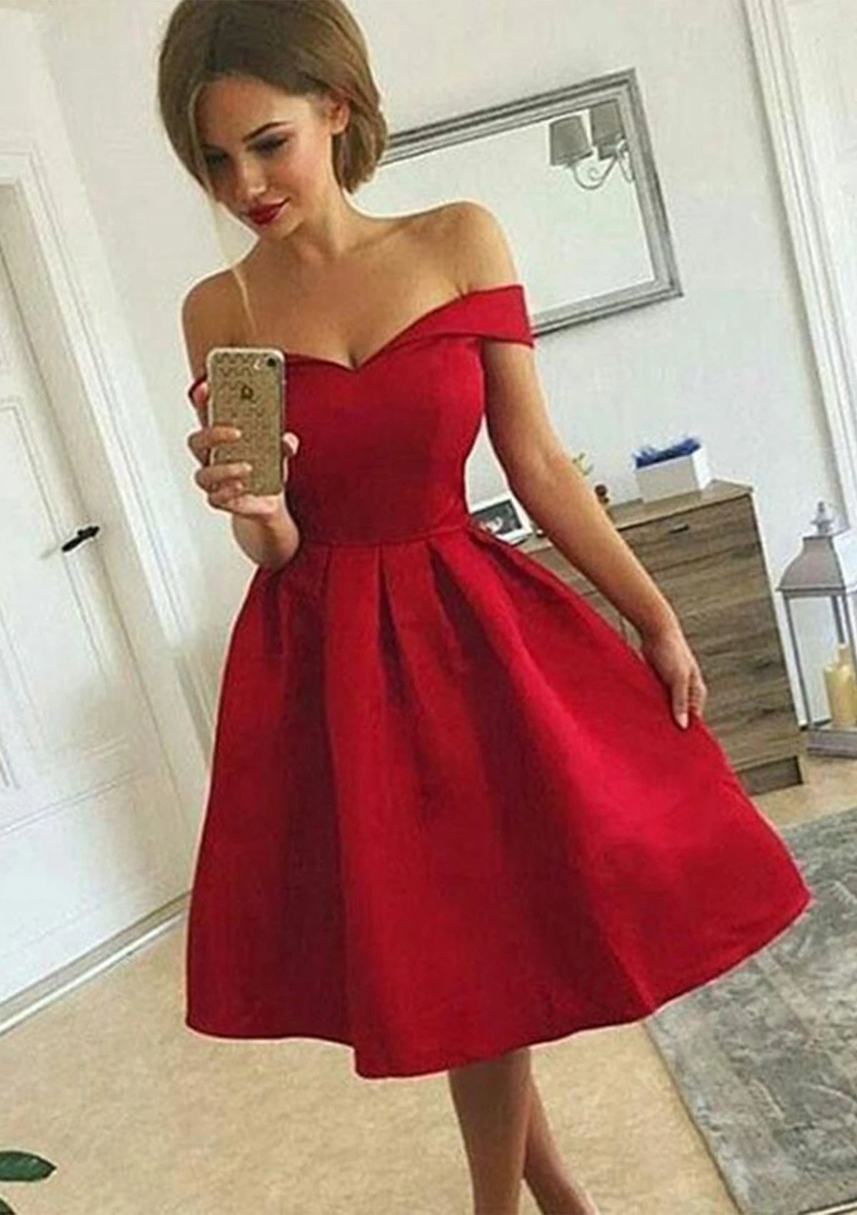 Charming A-Line Off-Shoulder Sweetheart Sleeveless Knee-Length Homecoming Party Dress