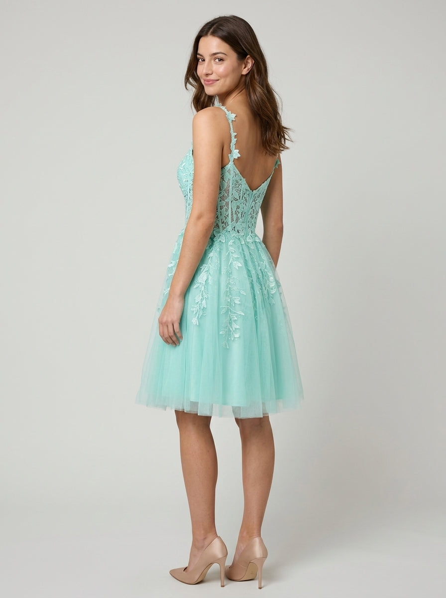 Charming A-Line Sweetheart Sleeveless Lace-Up Back Short Tulle Homecoming Dresses