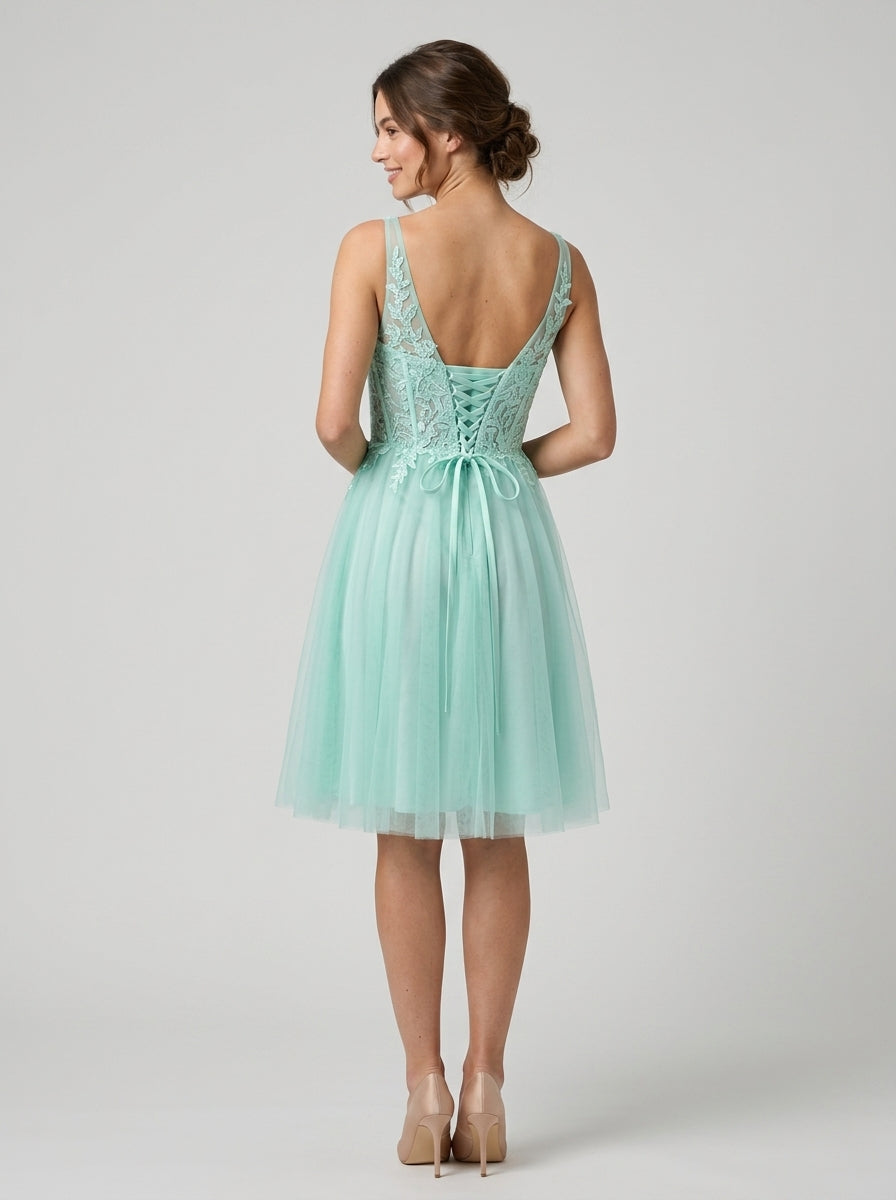 Charming A-Line Sweetheart Sleeveless Lace-Up Back Short Tulle Homecoming Dresses