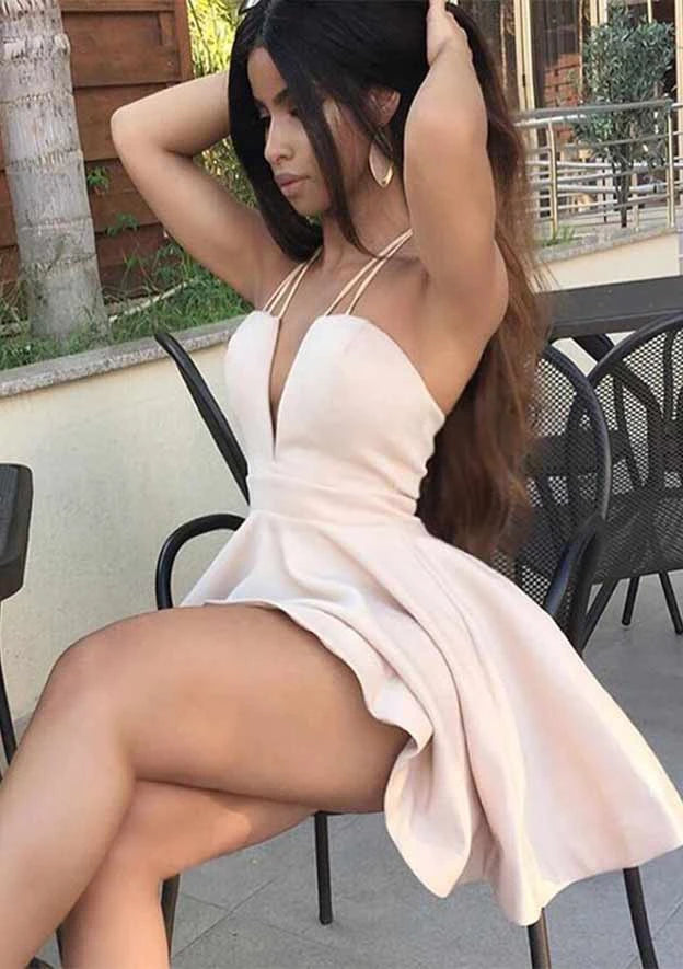 Chic A-Line Plunging V-Neck Spaghetti Strap Criss-Cross Back Mini Homecoming Dresses