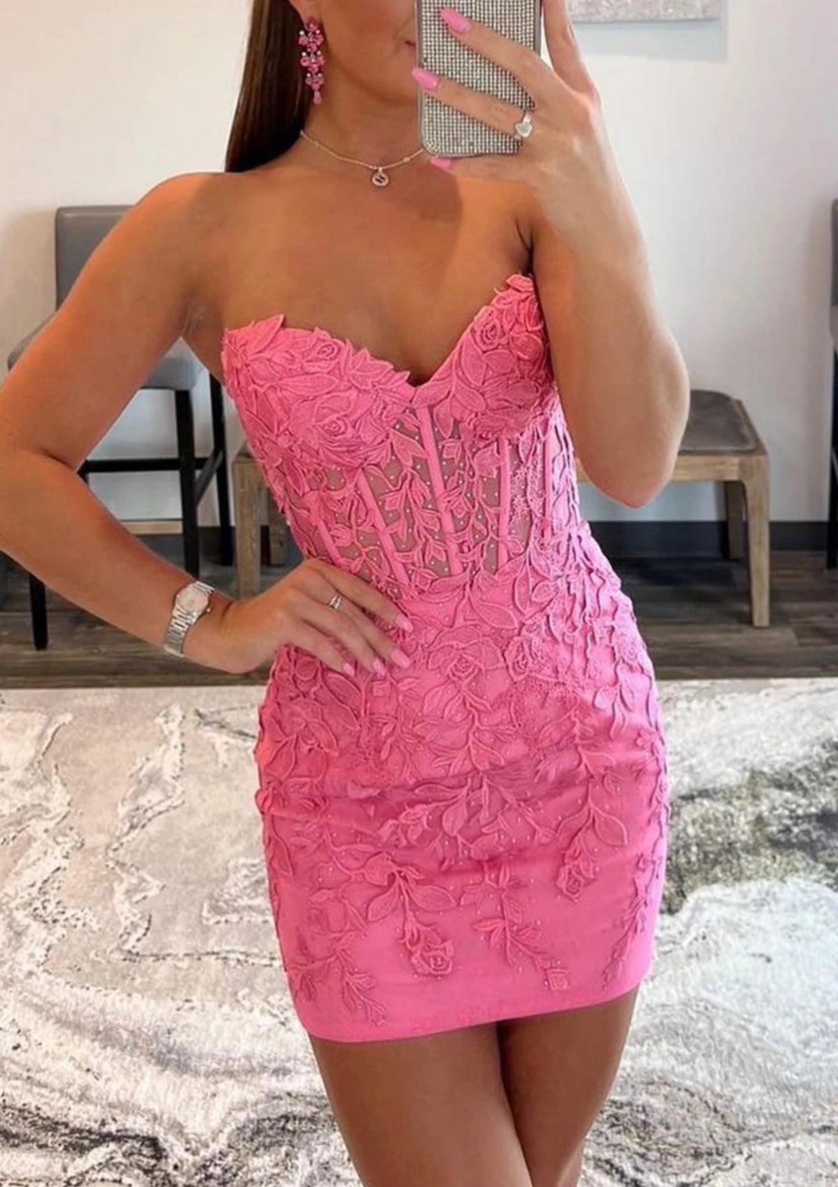 Chic Floral Lace Strapless Sweetheart Neck Sheath Mini Lace-Up Back Homecoming Dresses