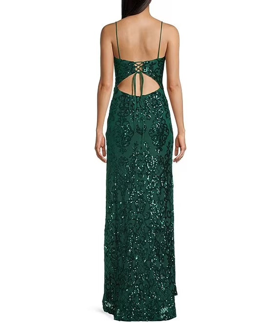 Robe de soirée longue à bretelles fines et épaules dénudées vert émeraude