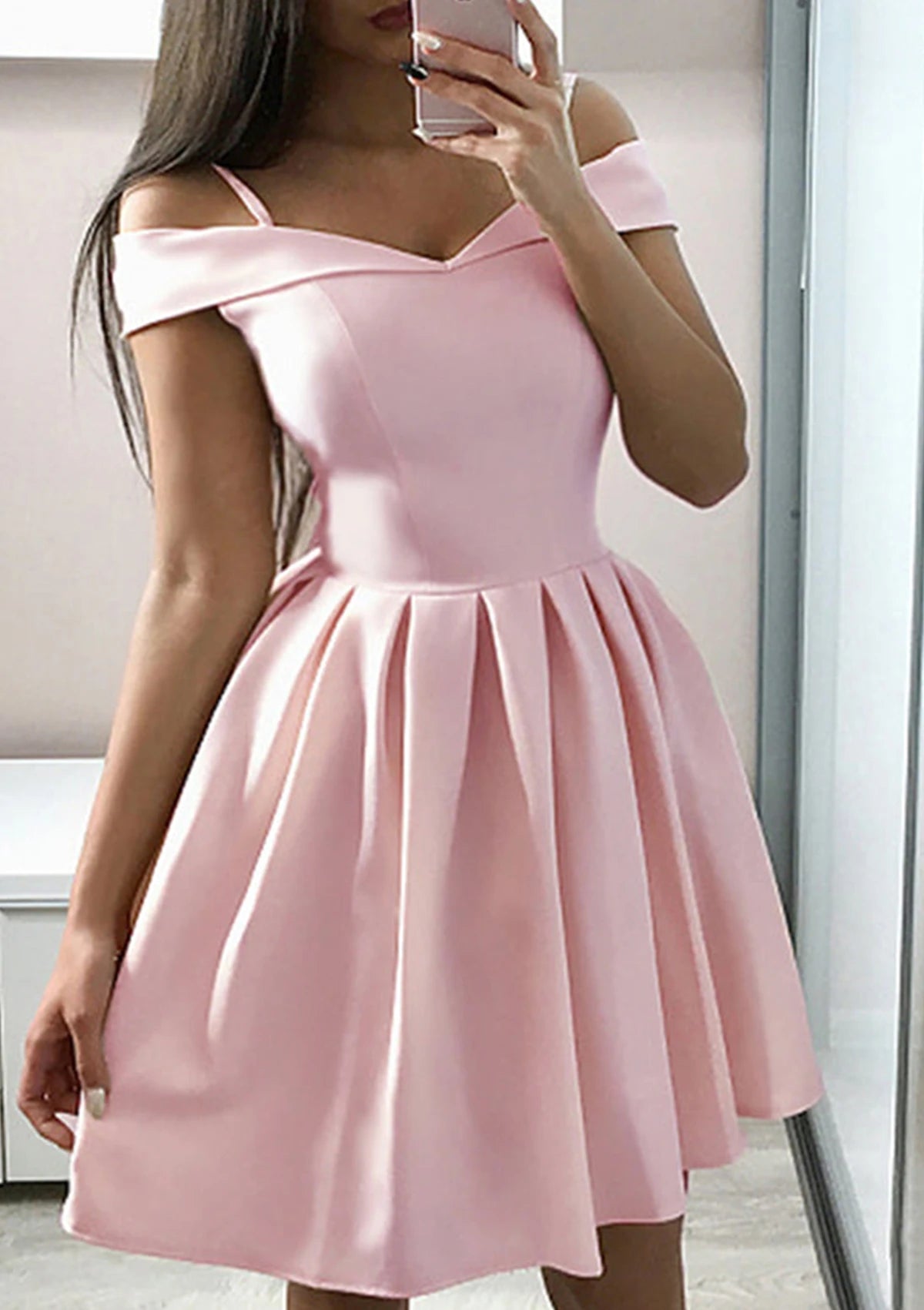 Dazzling A-Line Plunging V-Neck Spaghetti Strap Criss-Cross Open Back Short Homecoming Dresses