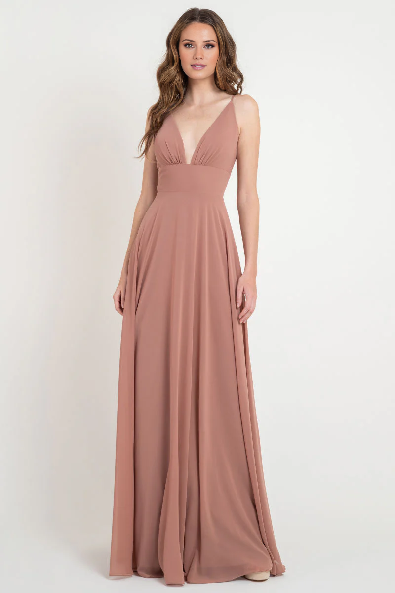 Robe de soirée longue sans manches à col en V profond et épaules dénudées, bretelles fines, dos nu