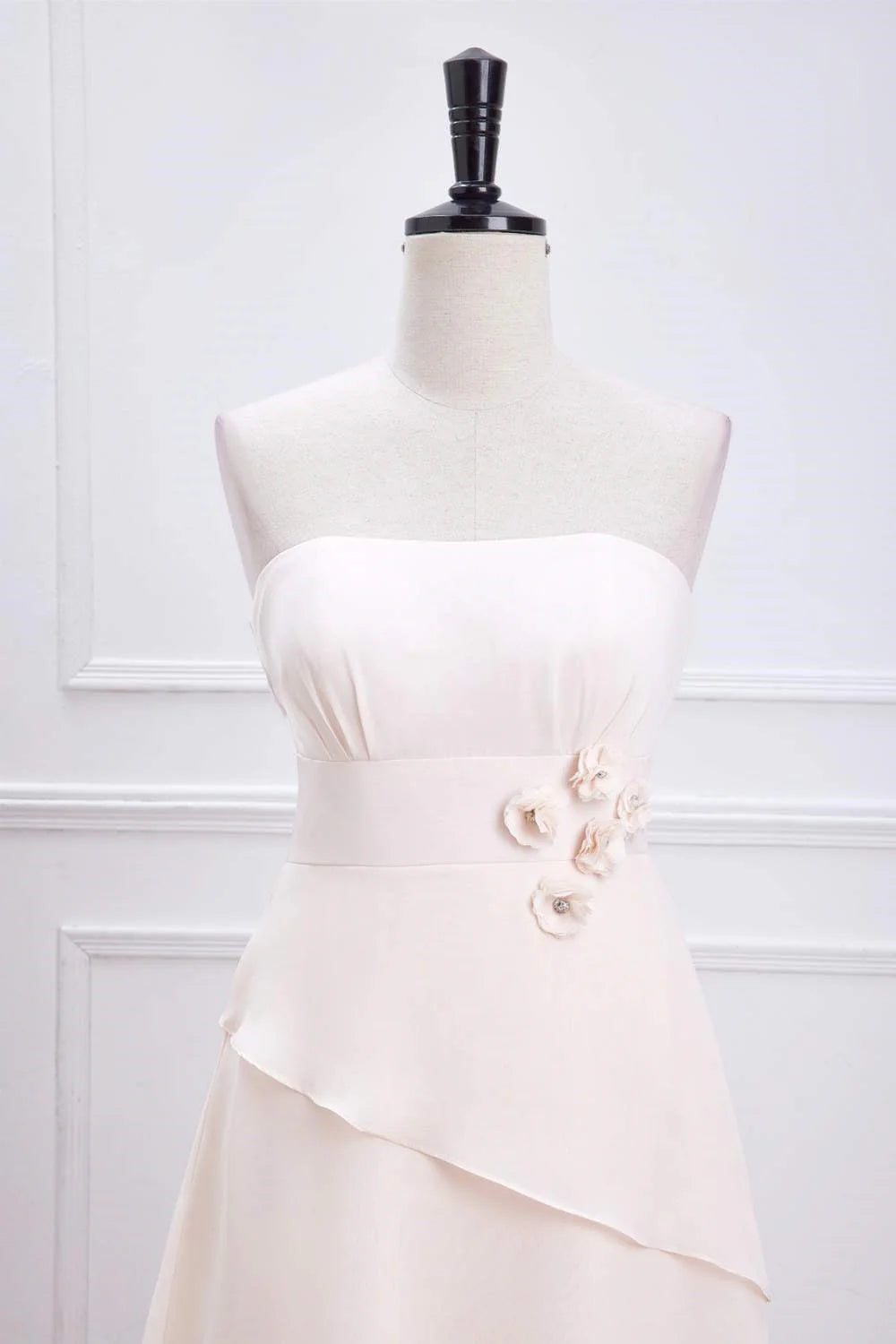 Delicate A-Line Strapless Sleeveless Floral-Appliqué Tiered Floor-Length Prom Dress