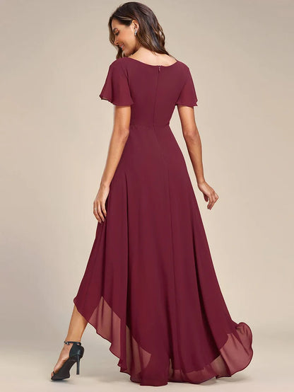 Fließendes High-Low-Chiffon-Brautjungfernkleid mit Rüschenärmeln 