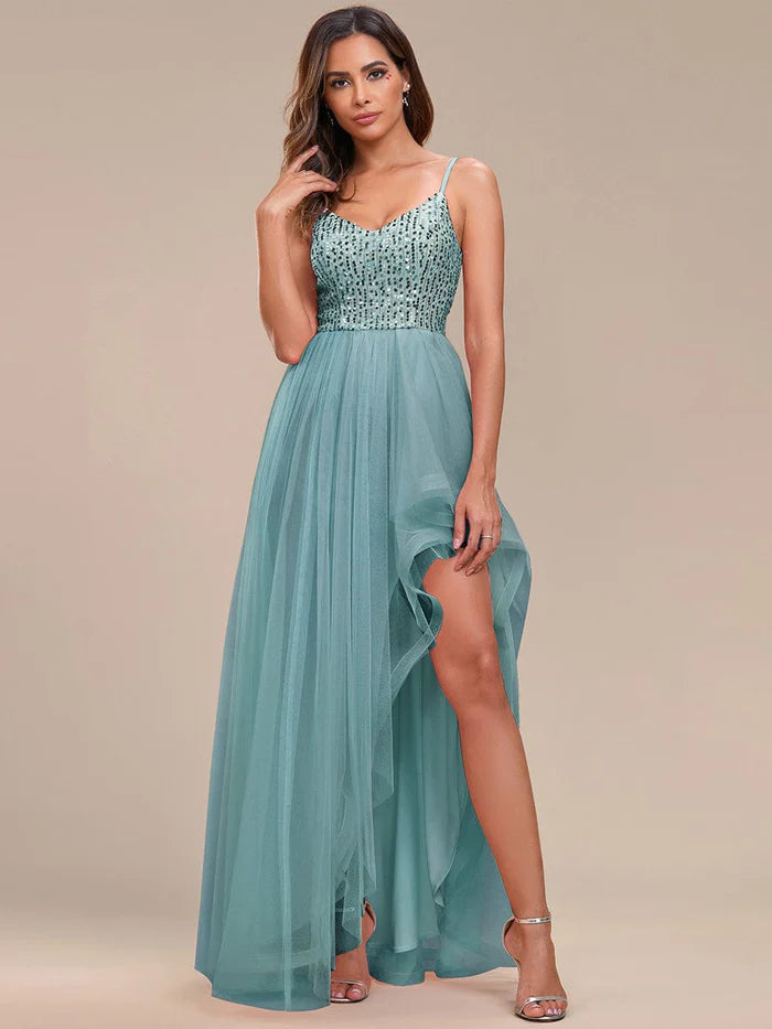 A-Linien-Abendkleid aus Tüll mit Spaghettiträgern und Pailletten 