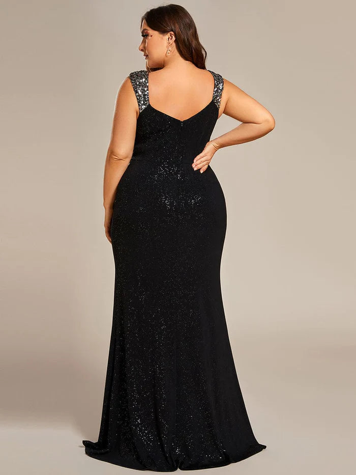 Abendkleid in Übergröße mit glitzerndem V-Ausschnitt, hohem Schlitz, Pailletten und Schulterträgern 