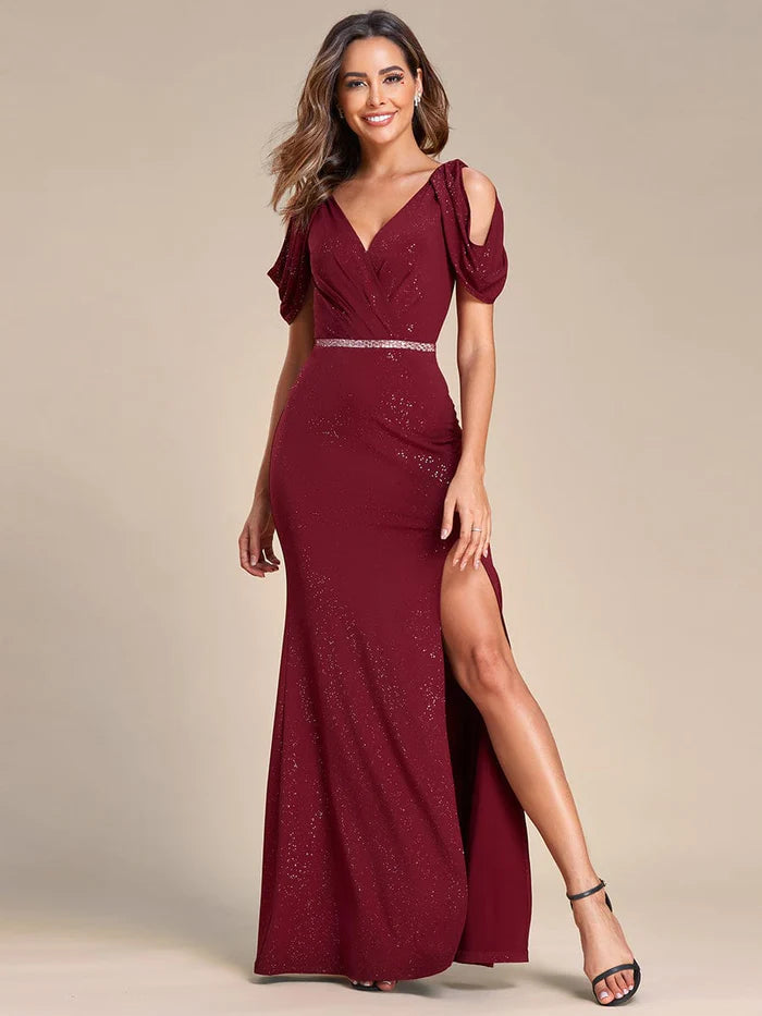 Robe de soirée pailletée à épaules dénudées et manches bouffantes, ceinture brillante, dos nu