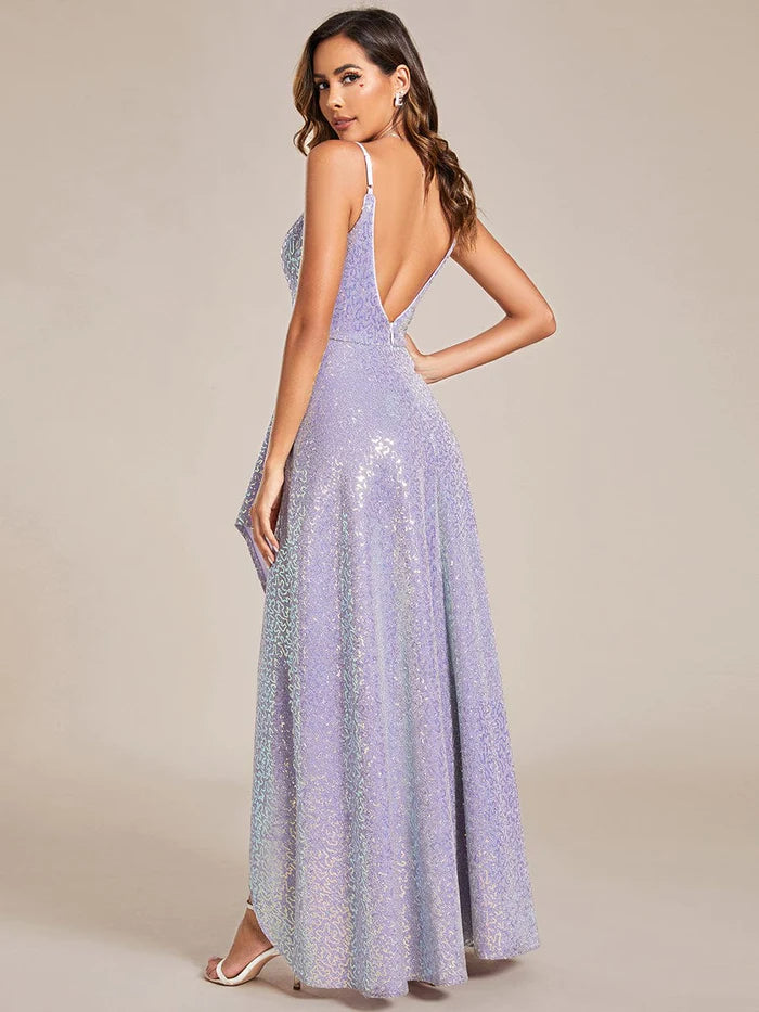 Funkelndes, rückenfreies Abendkleid mit Spaghettiträgern und Pailletten 