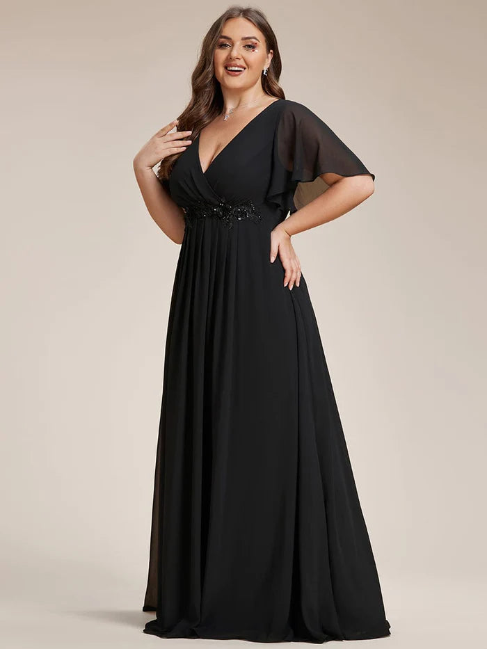 A-Linien-Abendkleid aus Chiffon mit Blumenapplikationen und kurzen Ärmeln in Übergröße 