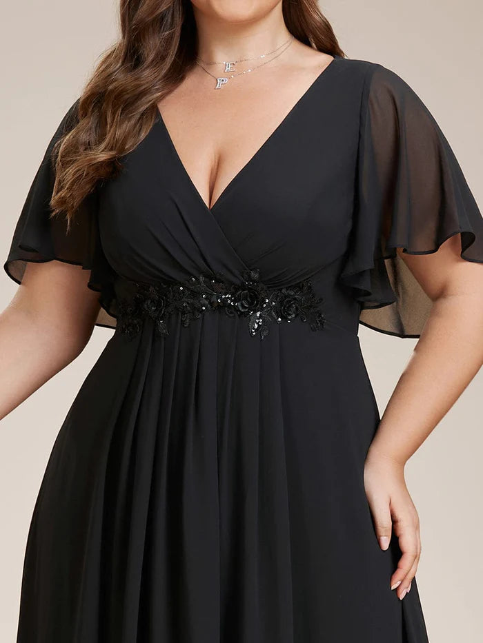 A-Linien-Abendkleid aus Chiffon mit Blumenapplikationen und kurzen Ärmeln in Übergröße 