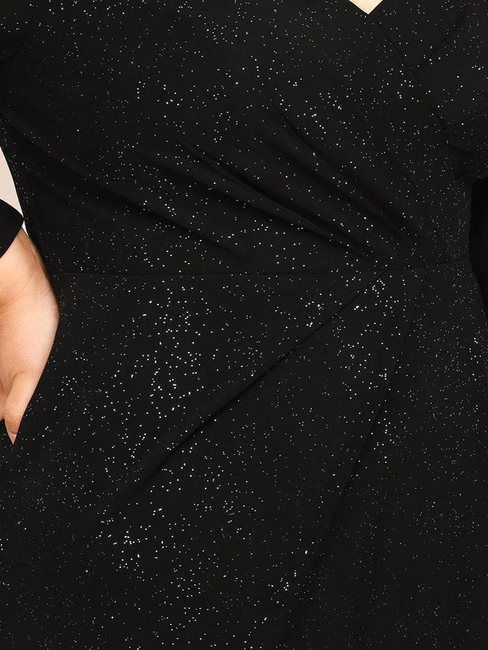 Funkelndes Abendkleid in Übergröße mit langen Ärmeln und doppeltem V-Ausschnitt und Pailletten 