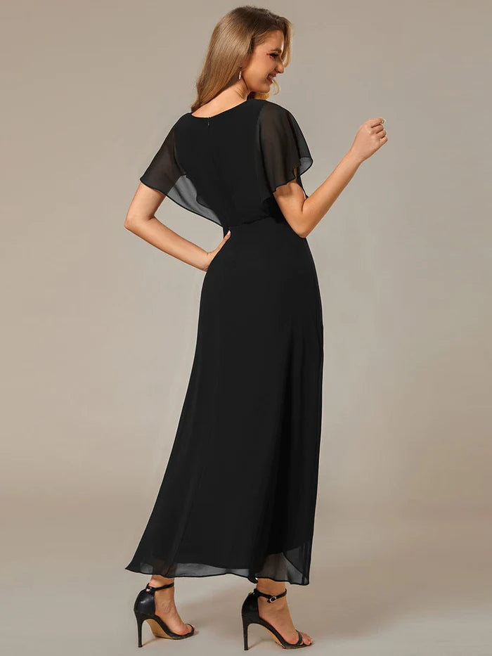 Robe de soirée élégante à manches courtes, coupe trapèze, avec ourlet en feuille de lotus