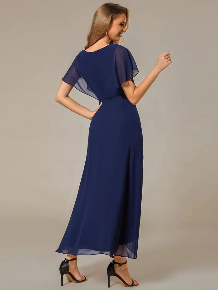 Robe de soirée élégante à manches courtes, coupe trapèze, avec ourlet en feuille de lotus