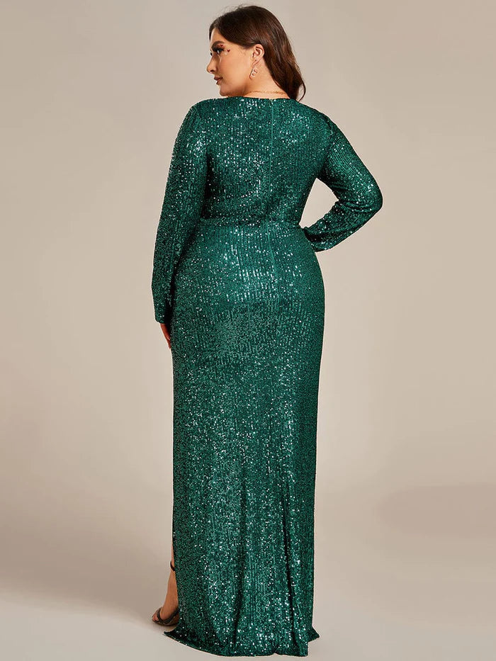 Übergröße, schillerndes, figurbetontes Abendkleid mit Pailletten, V-Ausschnitt, langen Ärmeln und hohem Schlitz 