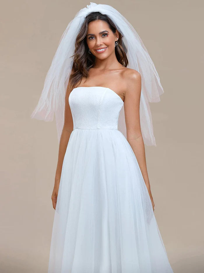 Robe de mariée romantique en tulle, sans bretelles et ajustable, avec dos lacé 